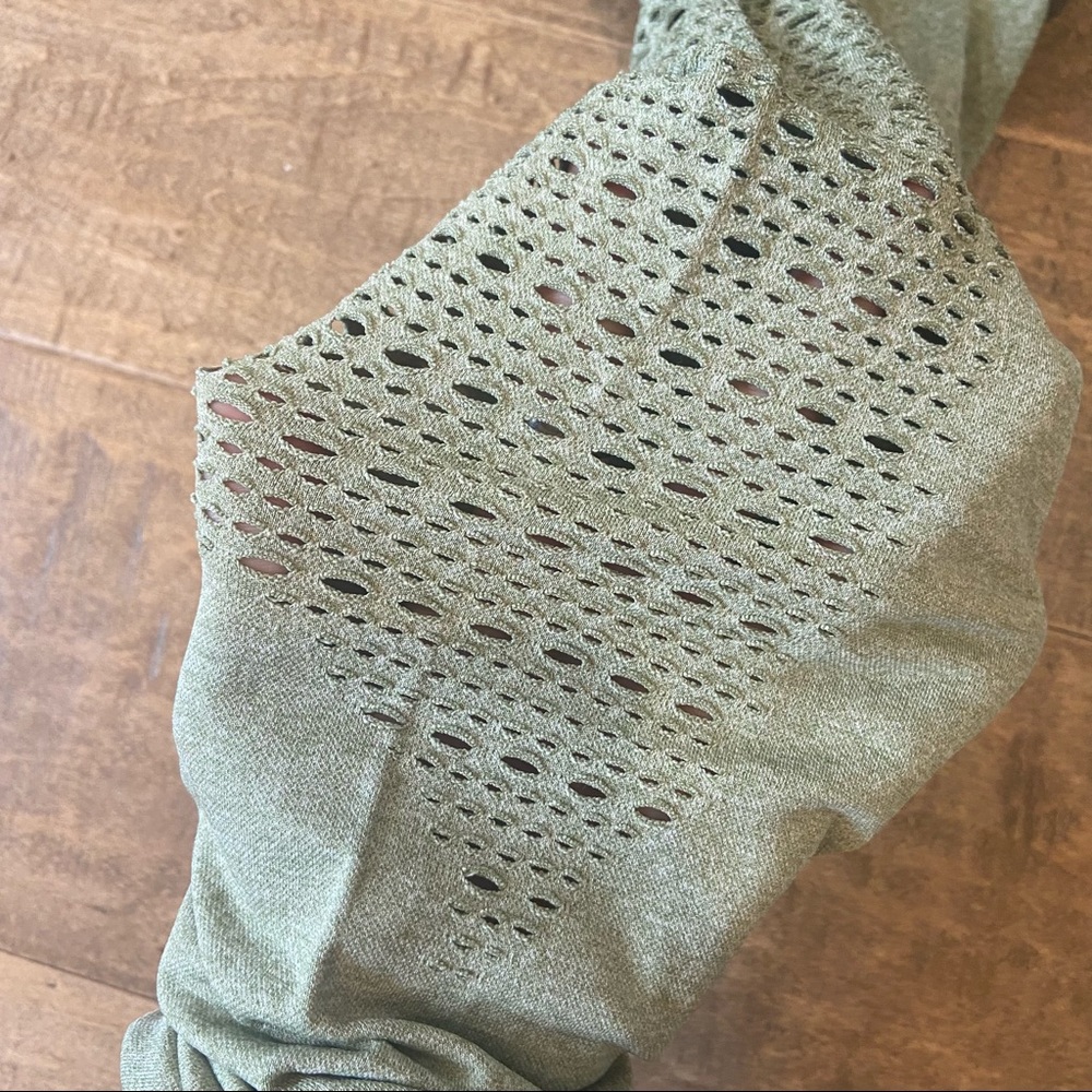 Astoria Activewear Green Leggings - Picture 2 of 3